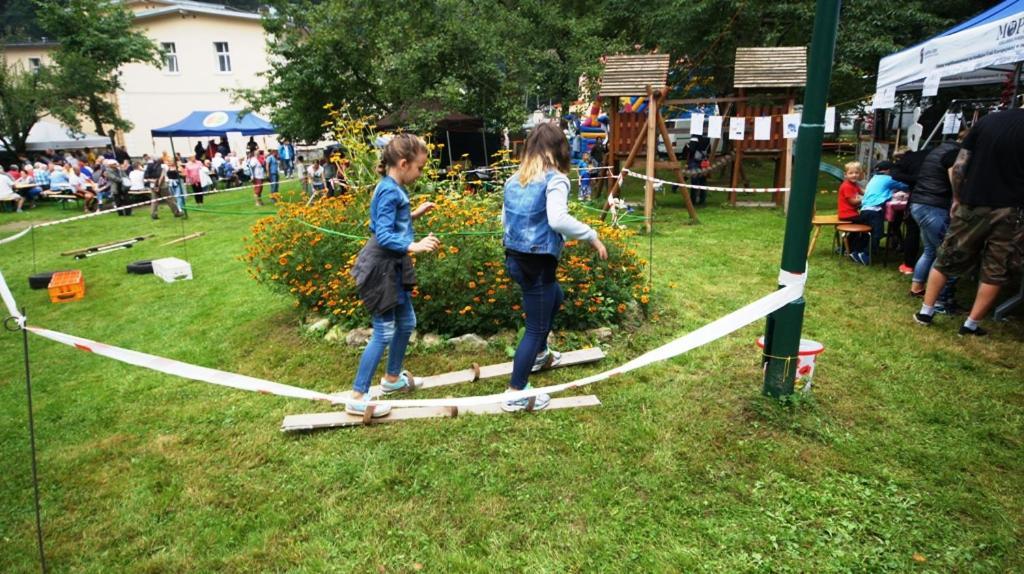 Gosciniec Jas -Sniadania I Obiadokolacje Szwedzki Stol W Cenie Bezplatny Parking Szklarska Poreba Luaran gambar