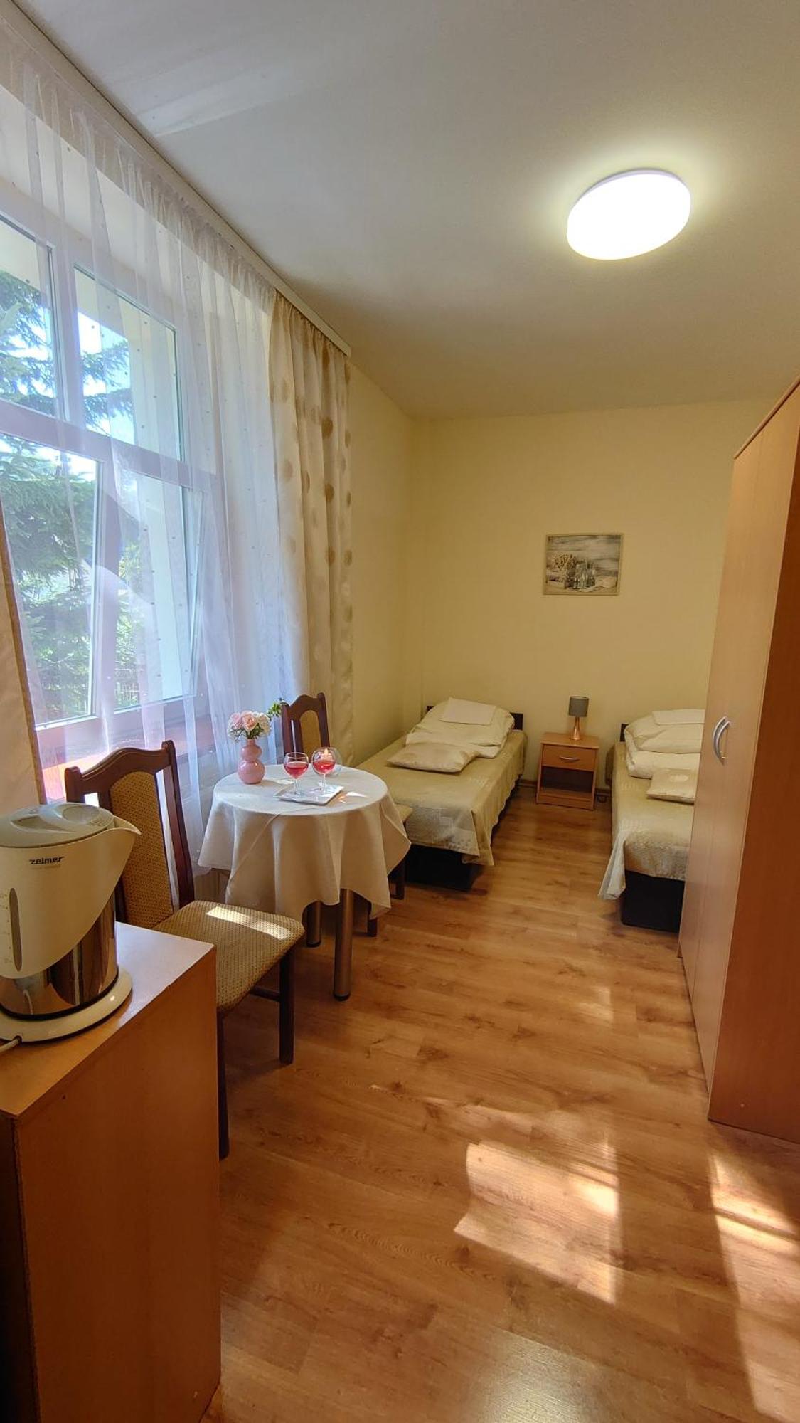 Gosciniec Jas -Sniadania I Obiadokolacje Szwedzki Stol W Cenie Bezplatny Parking Szklarska Poreba Luaran gambar